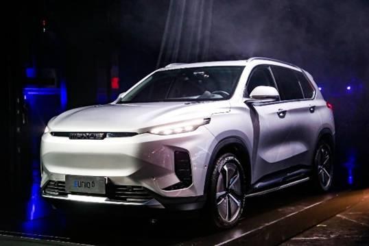 上汽MAXUS纯电动SUV EUNIQ 6信息曝光，搭载宁德电池-2.jpg