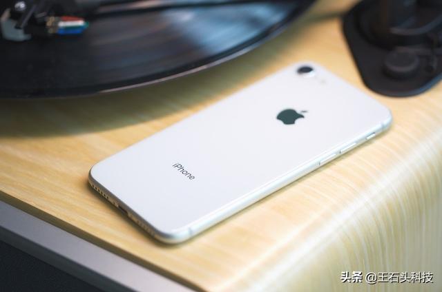 iPhone 9细节公布！除了屏幕节省成本，还有哪些地方有缩水？-3.jpg