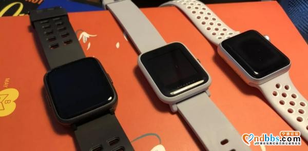 这有一款售价仅为130元的智能手表 神似Apple Watch-2.jpg