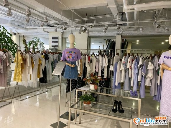 各类品牌服装清货新店开业基本衣服都是两位数秒杀还有超多福利会-2.jpg