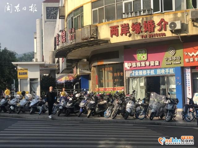 宁德新闻红黑榜?丨外卖女骑手将摩托车停在了路中间？结局却亮了……-7.jpg