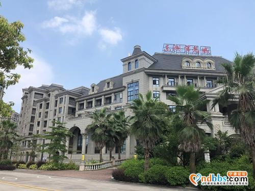 福建宁德一楼盘开发商与施工方纠纷 业主多年难收房-1.jpg