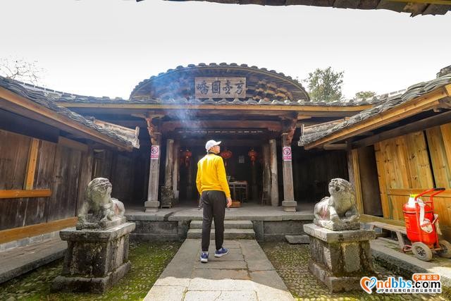 藏在福建深山的古村，三月桃花朵朵开，漫步巷道闻花香-24.jpg