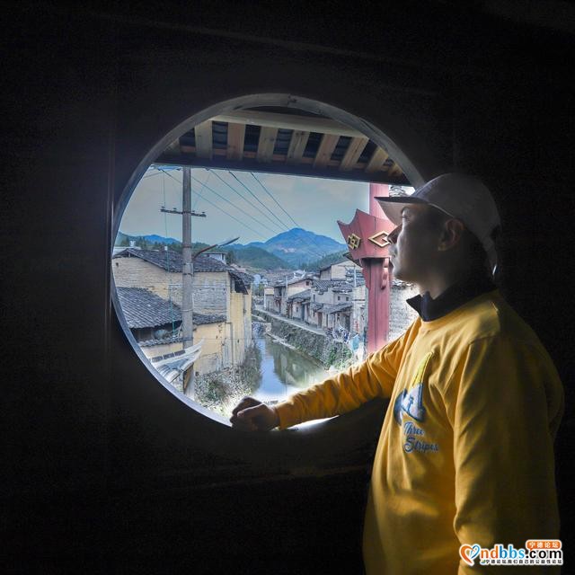 藏在福建深山的古村，三月桃花朵朵开，漫步巷道闻花香-21.jpg