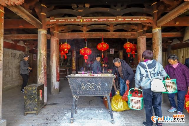 藏在福建深山的古村，三月桃花朵朵开，漫步巷道闻花香-29.jpg