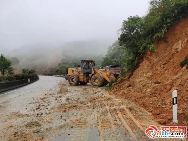 暴雨造成多处险情 看宁德公路人如何“见招拆招”-6.jpg